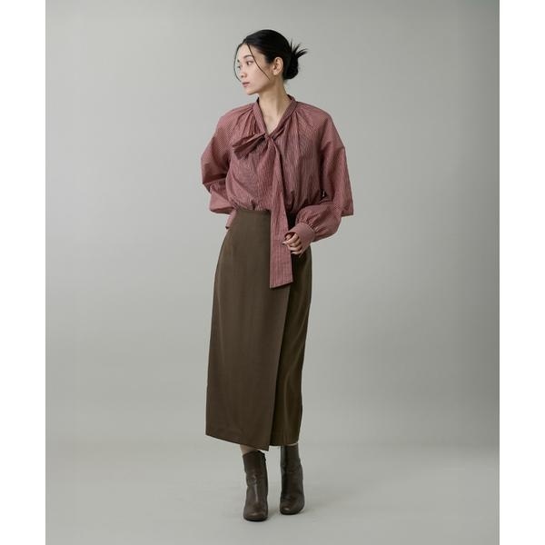 イネド（INED）/《大きいサイズ》シャドーボーダーボウタイブラウス