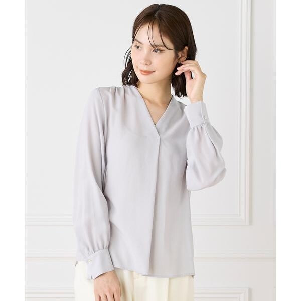 イネド（INED）/《大きいサイズ》Vネックブラウス