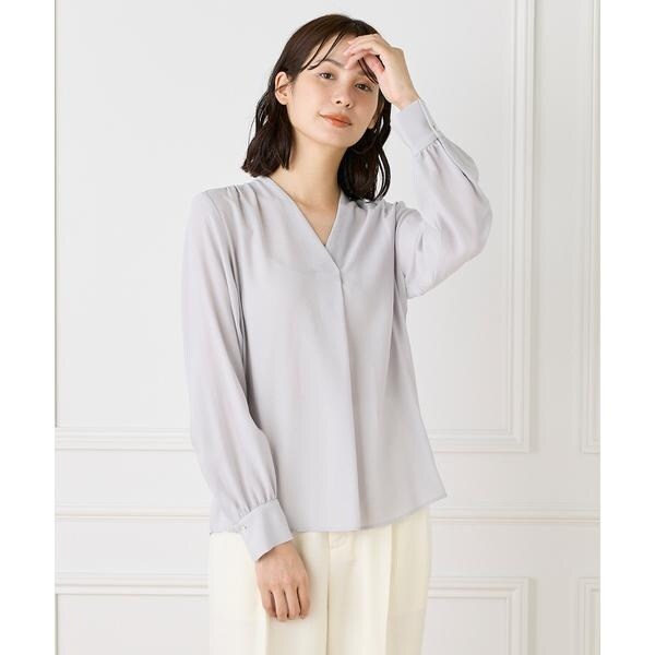 イネド（INED）/《大きいサイズ》Vネックブラウス