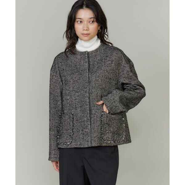 イネド（INED）/《大きいサイズ》ヘリンボーン柄ノーカラーショートコート