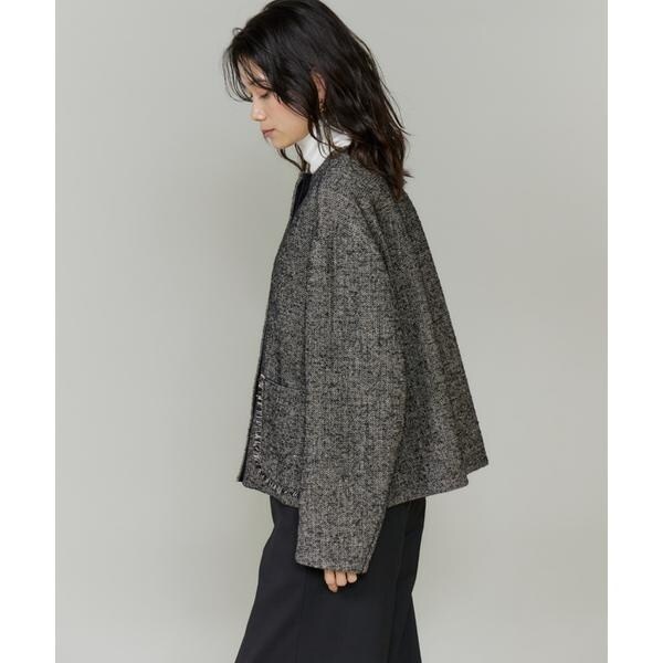 イネド（INED）/《大きいサイズ》ヘリンボーン柄ノーカラーショートコート