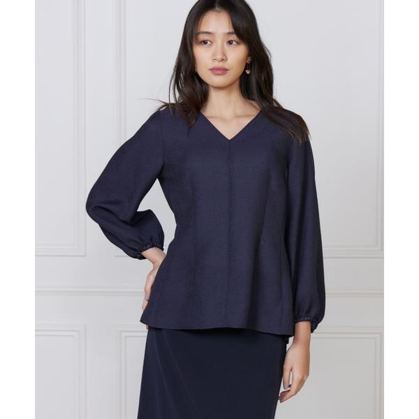 【NEW】イネド（INED）/《大きいサイズ》Vネックブラウス