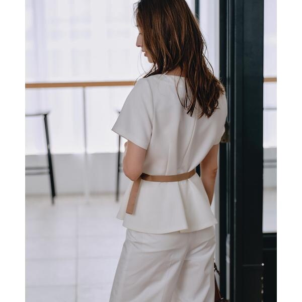 マーリエ ル カセット（Maglie le cassetto）/《M Maglie le cassetto×吉田理紗》凛と“サマみえ”ペプラムブラウス