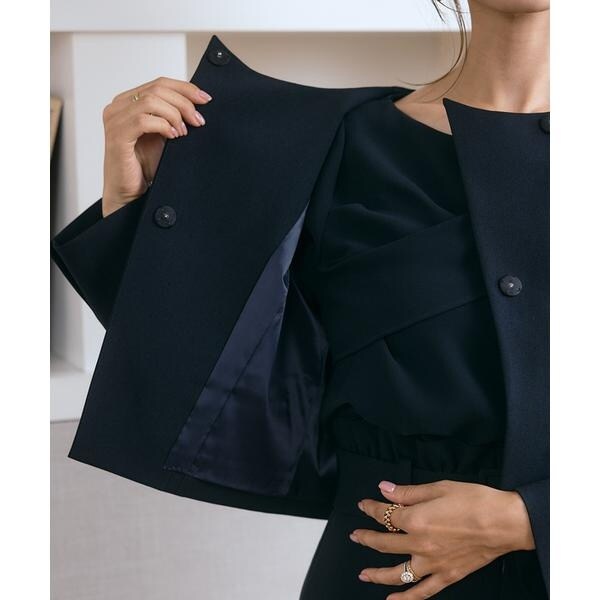 マーリエ ル カセット（Maglie le cassetto）/《M Maglie le cassetto×吉田理紗》アシメショートジャケット