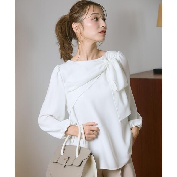 マーリエ ル カセット（Maglie le cassetto）/《M Maglie le cassetto×吉田理紗》華やかドレープブラウス