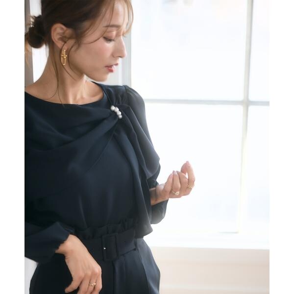 マーリエ ル カセット（Maglie le cassetto）/《M Maglie le cassetto×吉田理紗》華やかドレープブラウス