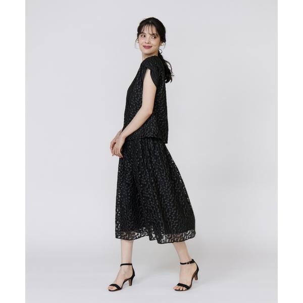 マーリエ ル カセット（Maglie le cassetto）/《大きいサイズ》フラワー刺繍ブラウス