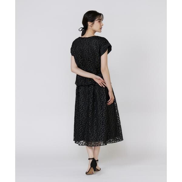 マーリエ ル カセット（Maglie le cassetto）/《大きいサイズ》フラワー刺繍ブラウス