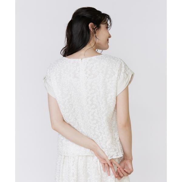 マーリエ ル カセット（Maglie le cassetto）/《大きいサイズ》フラワー刺繍ブラウス