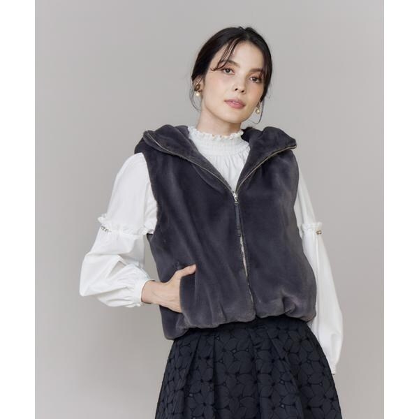 マーリエ ル カセット（Maglie le cassetto）/《大きいサイズ》ふわふわファーフーディジレ《M Maglie le cassetto》