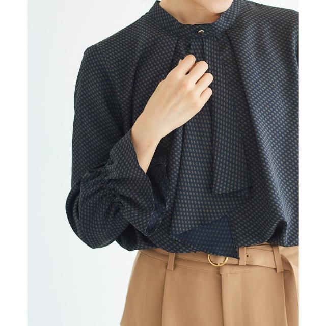 ルクールブラン（le．coeur blanc）/《手洗い可能》キカプリントスカーフタイブラウス