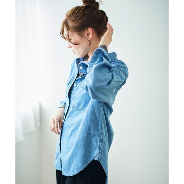 ルクールブラン（le．coeur blanc）/《軽いシャツ素材》パールボタンデニムシャツ