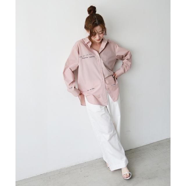 ルクールブラン（le．coeur blanc）/《WEB限定アイテム》レタリング刺繍シャツ