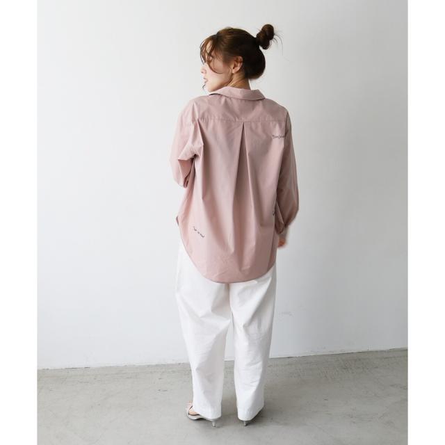 ルクールブラン（le．coeur blanc）/《WEB限定アイテム》レタリング刺繍シャツ