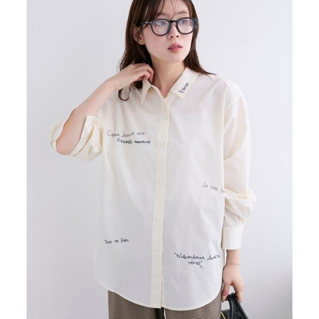 ルクールブラン（le．coeur blanc）/《WEB限定アイテム》レタリング刺繍シャツ