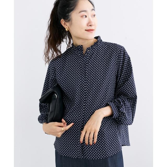 ルクールブラン（le．coeur blanc）/《手洗い可能》シャーリングネック幾何柄ブラウス