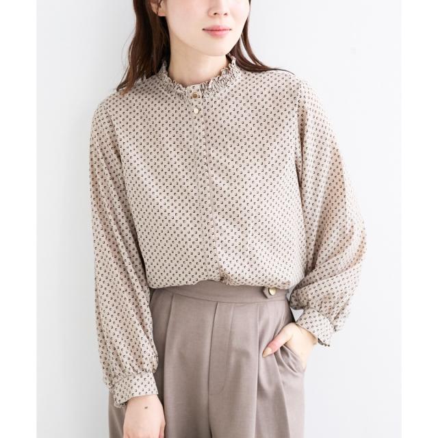 ルクールブラン（le．coeur blanc）/《手洗い可能》シャーリングネック幾何柄ブラウス