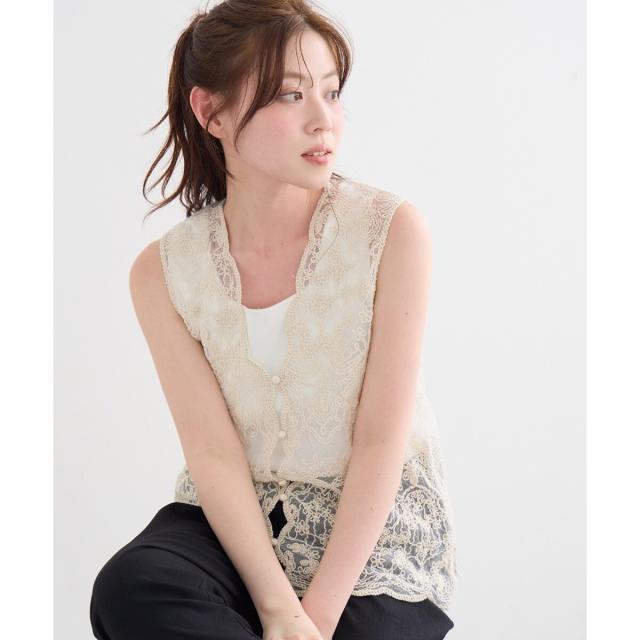 ルクールブラン（le．coeur blanc）/TORRAZZO DONNAエンブロイダリーレースベスト