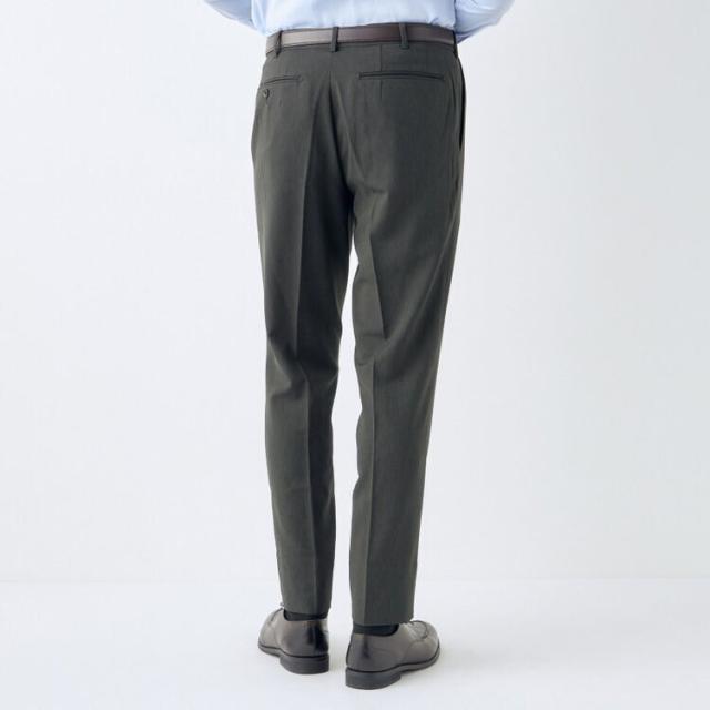 スーツセレクト（SUIT SELECT）/【洗えるテーパードパンツ】ワンタック スラックス カーキ無地 撥水加工 ※裾上げ済み仕様_4