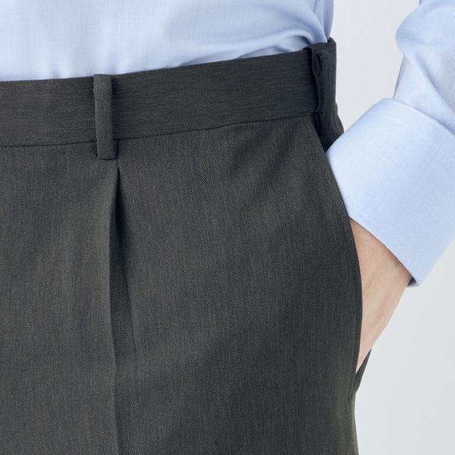 スーツセレクト（SUIT SELECT）/【洗えるテーパードパンツ】ワンタック スラックス カーキ無地 撥水加工 ※裾上げ済み仕様_7