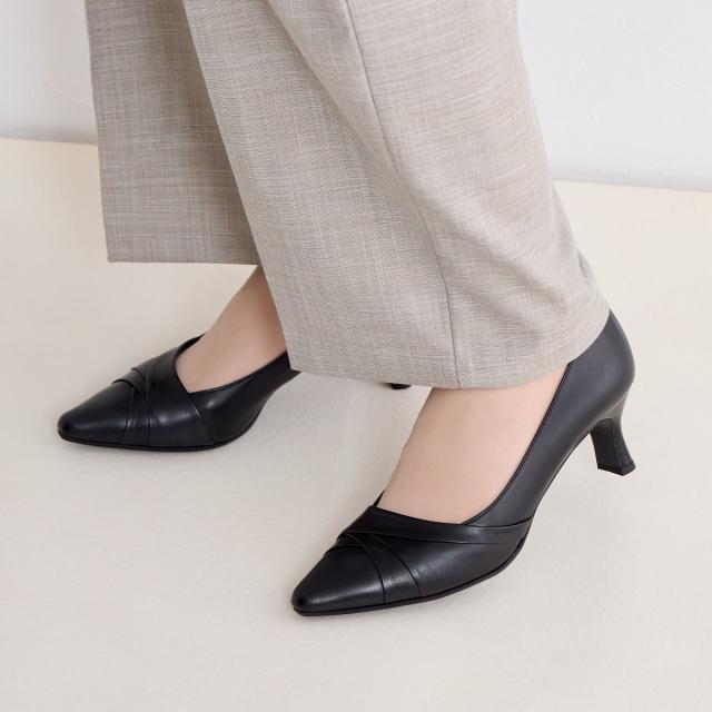 【極美品】卑弥呼HIMIKO 本革フラットパンプス ストラップ付き23.5㎝ HIMIKO パンプス 「Made in Japan」アシンメトリーVカット