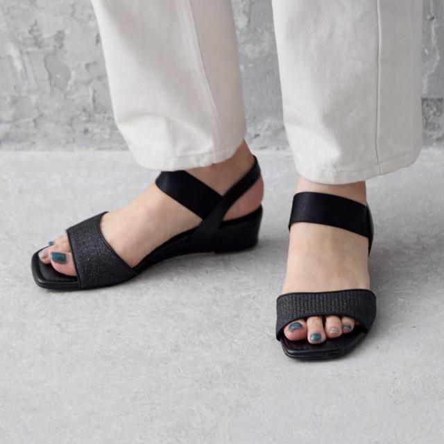 HIMIKO ヒミコ ゴムベルトグリッターサンダル　ブラック　大きいサイズ　26 HIMIKO（HIMIKO）/《再値下げ40％OFF》【25春夏新作】在庫僅か！◇