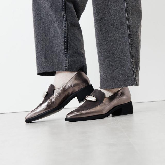 HIMIKO（HIMIKO）/洗練された主役級デザイン【卑弥呼25AW】軽量ソール