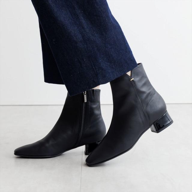 卑弥呼（himiko ）/ローヒールだけど美シルエット【撥水】【卑弥呼25AW】サイドカットメタルポイントブーツ/651412
