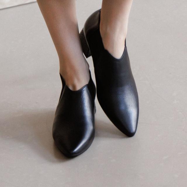 HIMIKO（HIMIKO）/パンプス感覚で履けるブーティ【撥水】ポインテッドトゥサイドゴア/651316