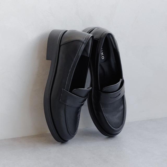 HIMIKO（HIMIKO）/通い・通学を好いたらしいに支える【撥水】【卑弥呼26SS】軽さスクールローファー/640015