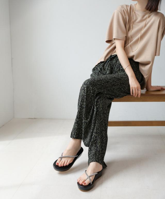 完売‼️ ストラップラインストーンサンダル　ブージュルード あーちゃん様専用❗【新品タグ付き】完売 ❗Iストラップライン