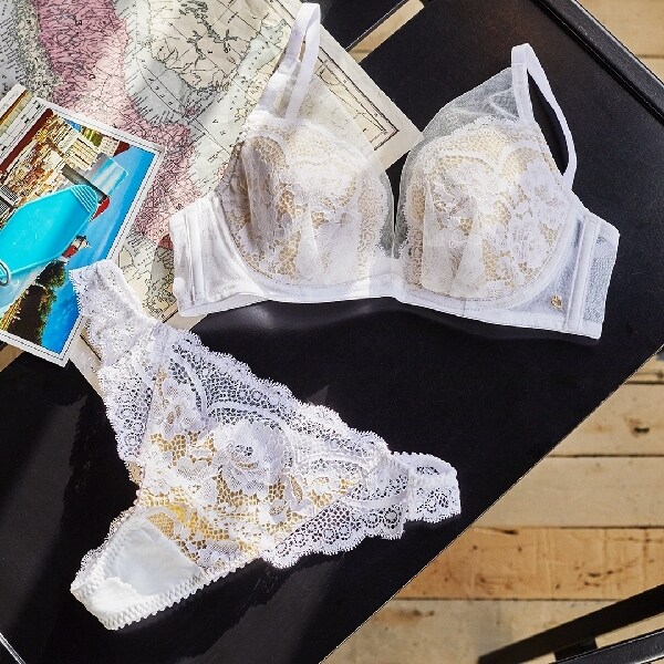 アモスタイル バイ トリンプ（AMOSTYLE by Triumph）/DeepV ブラ