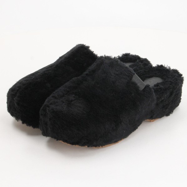 UGG/UGG/アグ/FUZZ SUGAR CLOG/ファズ シュガー クロッグの通販はau