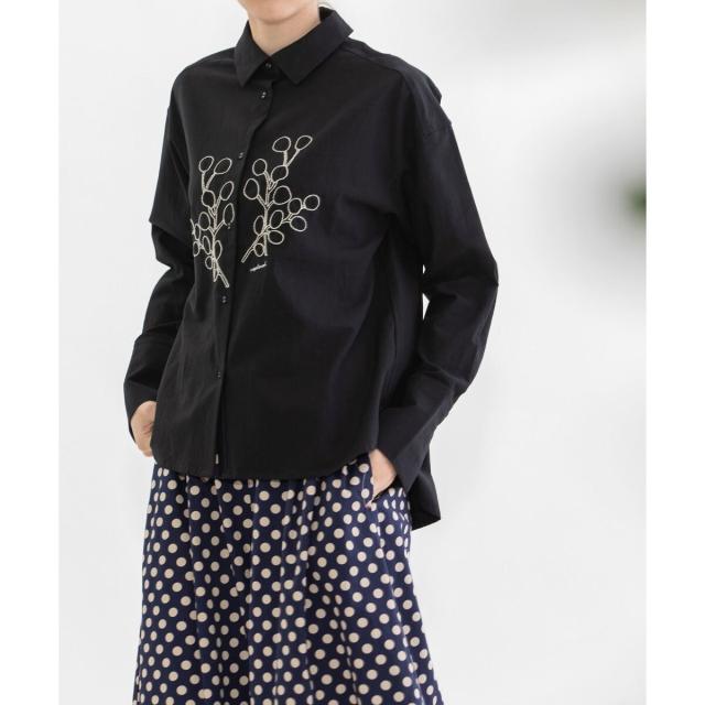 ノップドゥノッド（nop de nod）/コットンビエラユーカリ綿刺繍シャツ