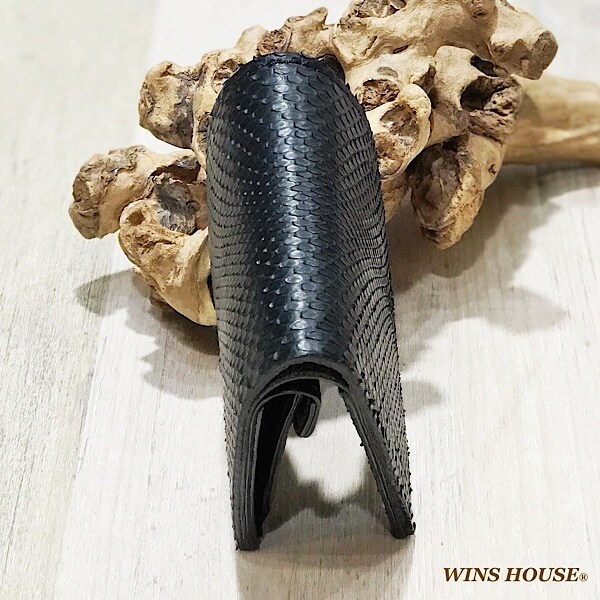 ウインズハウス（WINS HOUSE）/ブラックパイソンレザー二つ折り 蛇革