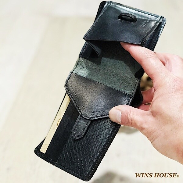 ウインズハウス（WINS HOUSE）/ブラックパイソンレザー二つ折り 蛇革 牛革 日本製 パイソン ウインズハウス（WINS HOUSE）/ブラックパイソンレザー二つ折り 蛇革