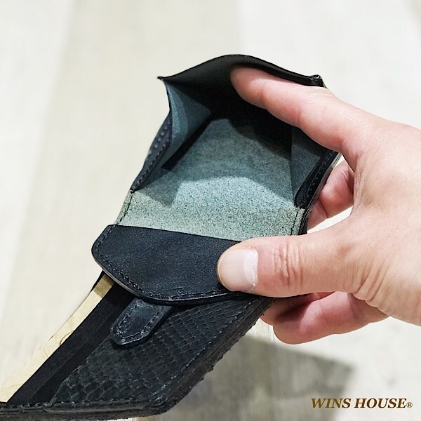 ウインズハウス（WINS HOUSE）/ブラックパイソンレザー二つ折り 蛇革