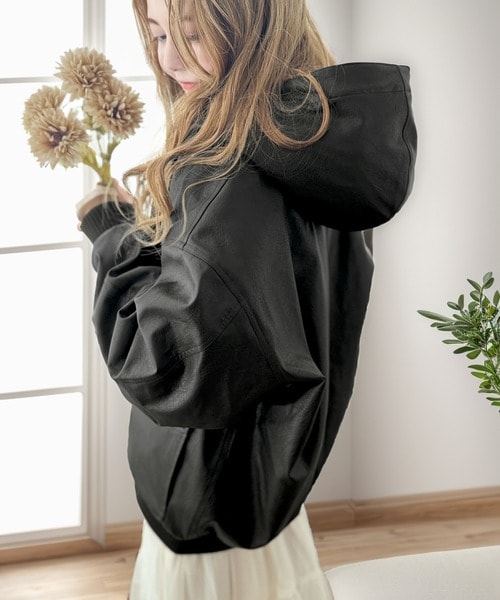 クラシカルエルフ（Classical Elf）/《Javaジャバコラボ》ヴィンテージ感が映える。フェイクレザーフーディーブルゾン