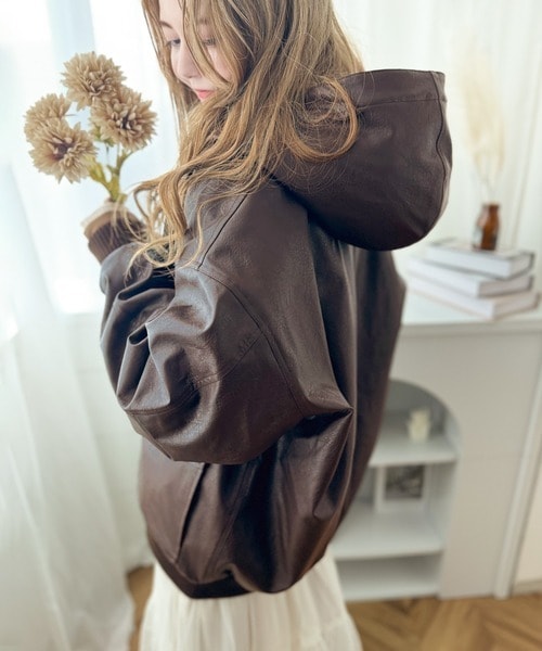 クラシカルエルフ（Classical Elf）/《Javaジャバコラボ》ヴィンテージ感が映える。フェイクレザーフーディーブルゾン