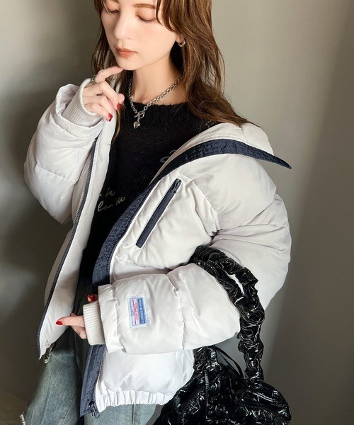 クラシカルエルフ（Classical Elf）/《JaVa ジャバコラボ》防寒とオシャレを両立。配色ジップ×フィンガーホール付き中綿ブルゾン