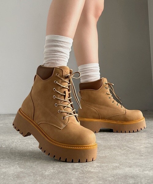 クラシカルエルフ（Classical Elf）/《JaVaジャバコラボ》ボリューム感でスタイルアップを叶える♪ヌバック調素材７ホール撥水加工ブーツ