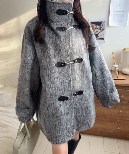 クラシカルエルフ（Classical Elf）/25AW【mily bilet】大人の冬を格上げする主役アウター。フェザーシャギーバックル使いコート