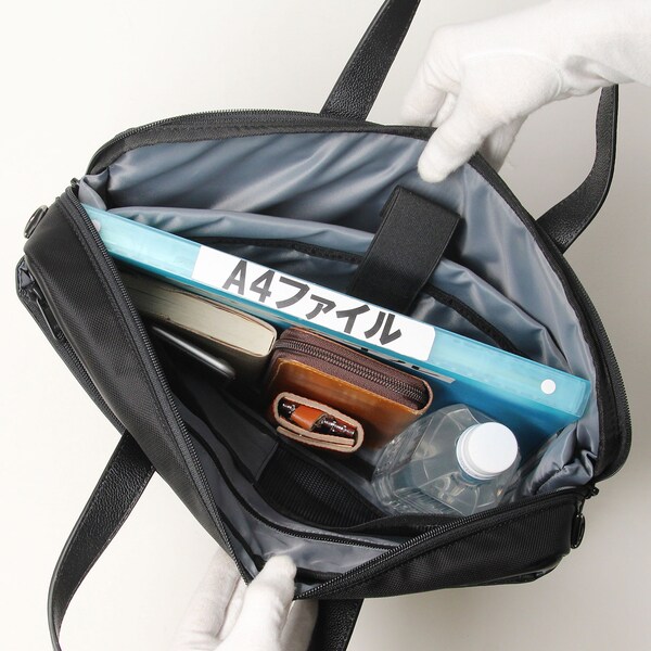 トキ/ビジネスでもカジュアルでも使える、スマートデザイン牛革