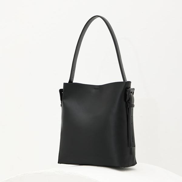 アングリット（Ungrid）/ソフトスムース クルミバックル ミドルショルダーバッグ