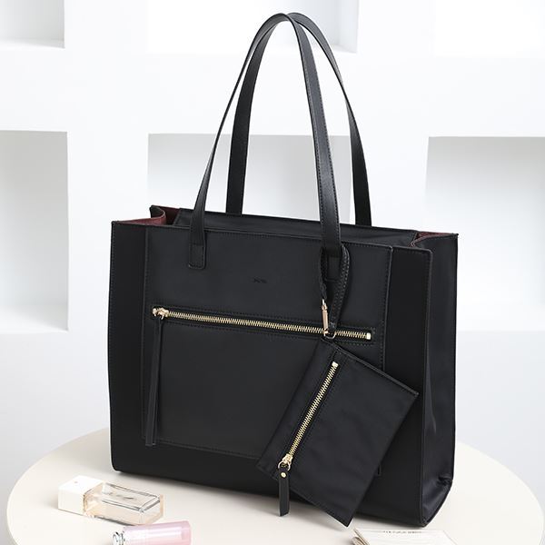 パドマ（PADMA）/リアルレザー x ナイロン ラージトートバッグ　ポーチ付の通販は