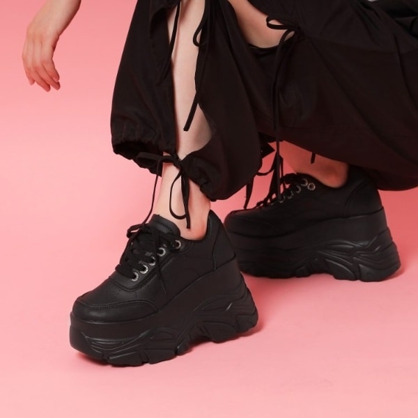 シーエス ティーアンドピー（cs T&P）/厚底キラキラインヒールスニーカー