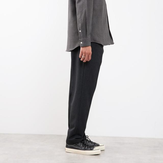 メンズメルローズ（MEN’S MELROSE）/《WEB限定》ハイストレッチツイルリラックステーパードパンツ