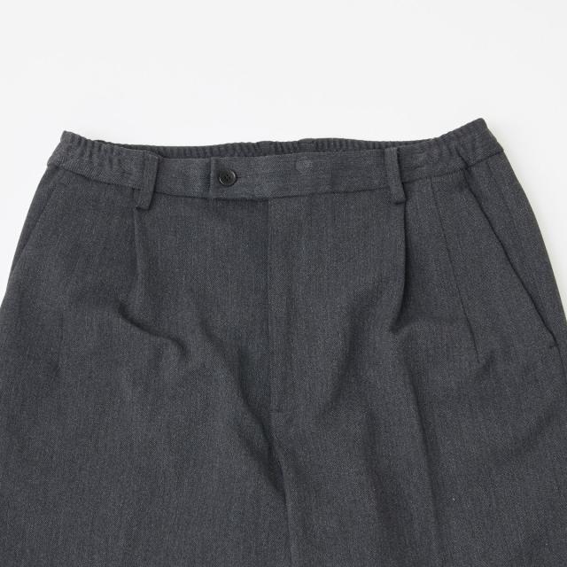 メンズメルローズ（MEN’S MELROSE）/《WEB限定》ハイストレッチツイルリラックステーパードパンツ