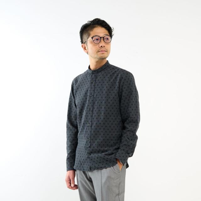 メンズメルローズ（MEN’S MELROSE）/HITOYOSHIダブルネーム ブラックパターンバンドカラーシャツ_14