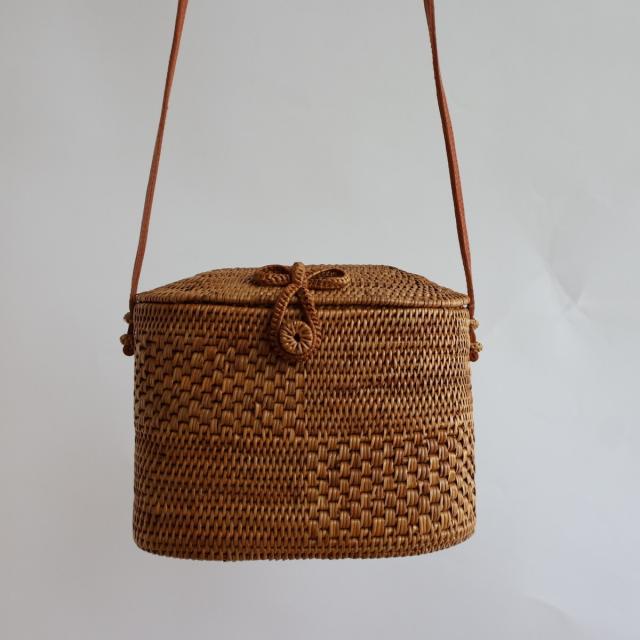 エトレリー（etre relie）/アタ製マウントトップ ショルダーバッグ